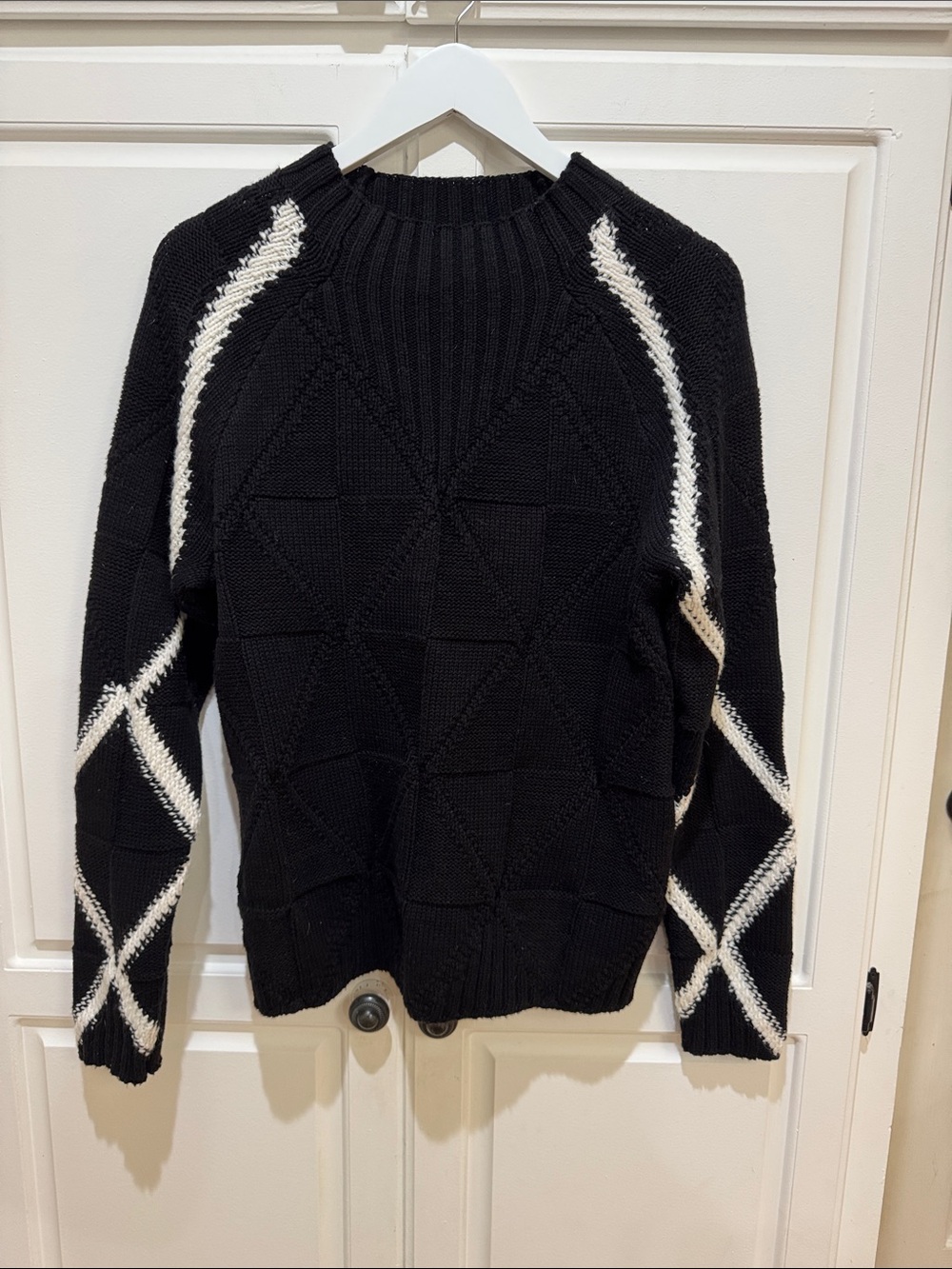 NIC+ZOE Black Crewneck Sweater with White Contrast Stripes
